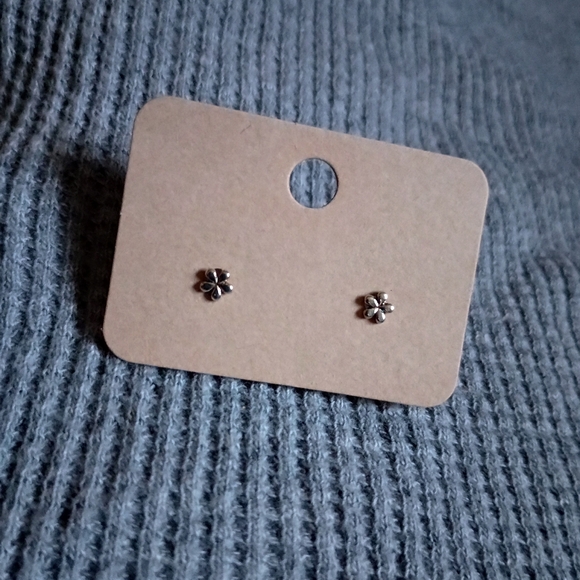 Jewelry - Flower earrings